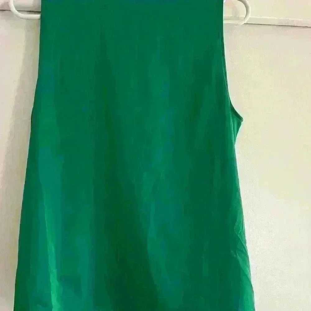 INC green top with gold chain detail. Size M. NWT - Picture 4 of 5